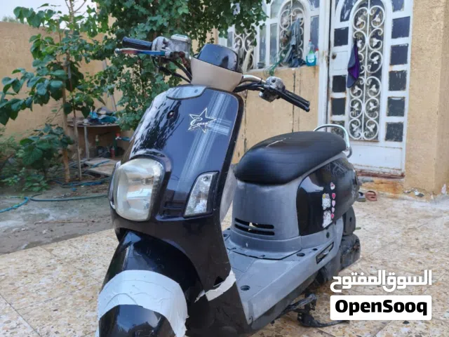 دراجه بوليس نضيفه ستوها طالعه من الوكيل بسعر 875 وبيها مجال للطيبين