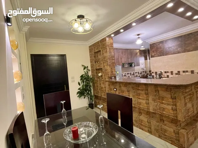 شقة فندقيه للايجار بمدينتى 3 غرف - 2 حمام - 2 ريسبشن - 2 بلكونه - مطبخ اميركن