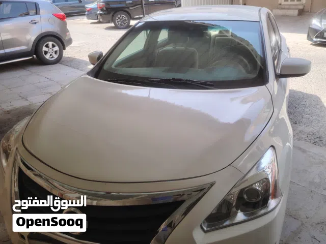 2015 نيسان التيما SV