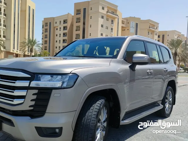 Used Toyota Land Cruiser in Abu Dhabi