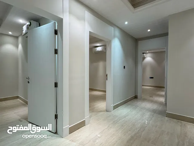 170 m2 3 Bedrooms Apartments for Rent in Al Riyadh Al Qirawan