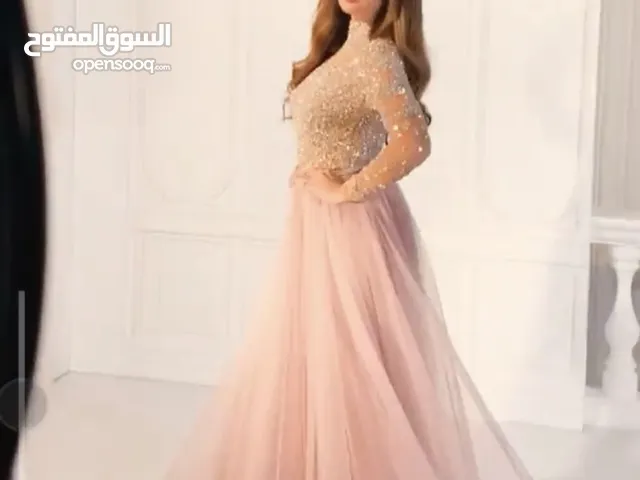 فستان من المصمم يوسف الجسمي  جسميكو
