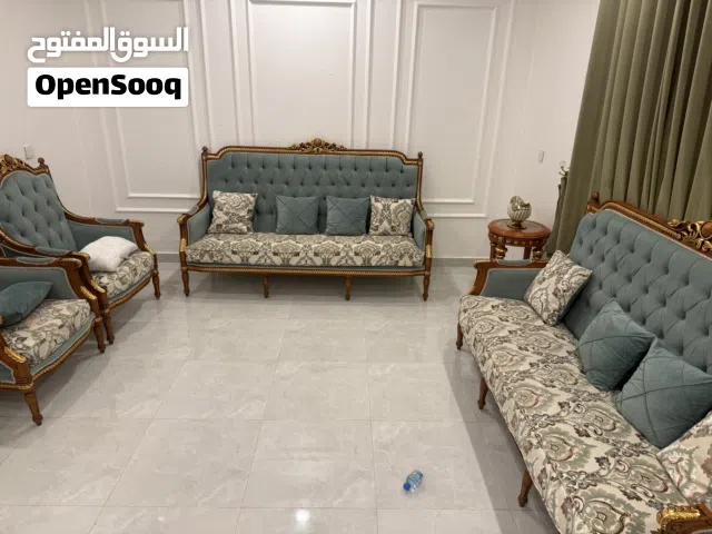 اثاث للبيع شبه جديد