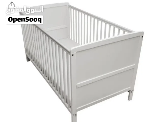 مهد للأطفال ممكن يتحول إلى سرير لطفل 2-3 سنوات