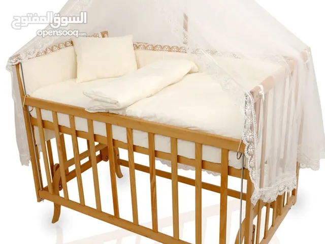 سرير أطفال ملكي (منز) مستعمل بحالة ممتازة
