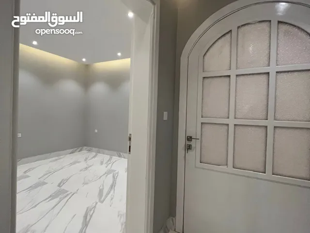 300 m2 5 Bedrooms Apartments for Rent in Tabuk Al Bawadi