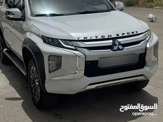 Mitsubishi L200 2022