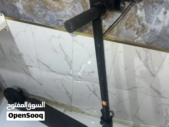 اسكوتر تشاومي pro2 مع الشاحن يمشي 25 الحالة ممتازة