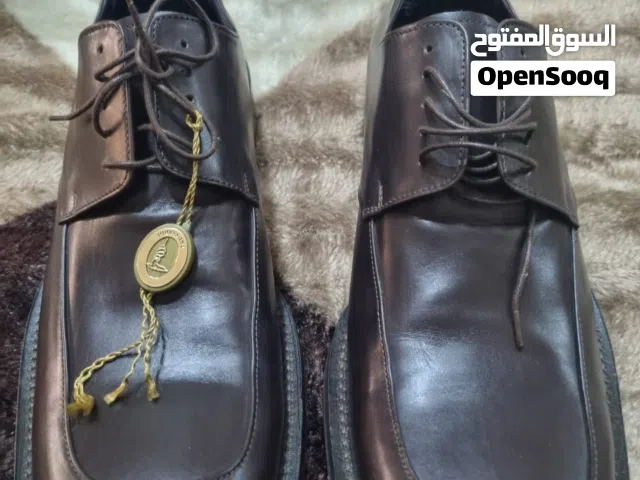 حذاء TRUSDARDI للبيع