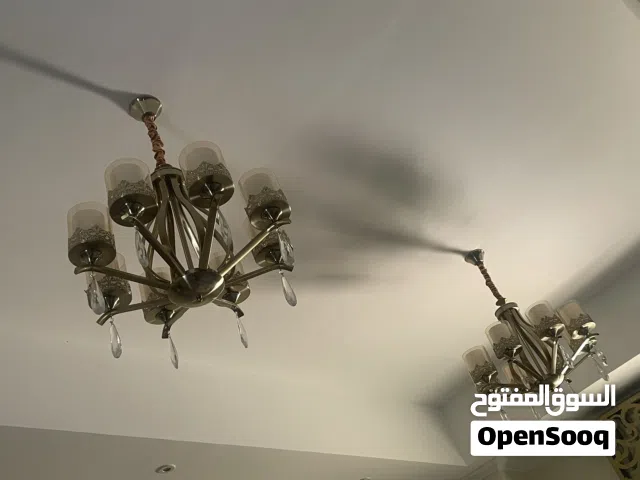 ثريات ذهبية