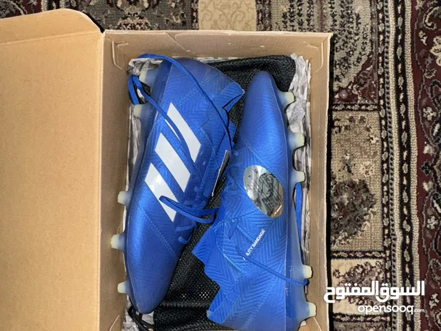 Adidas nemeziz 18.1 FG original size 44 2/3 بنصف السعر