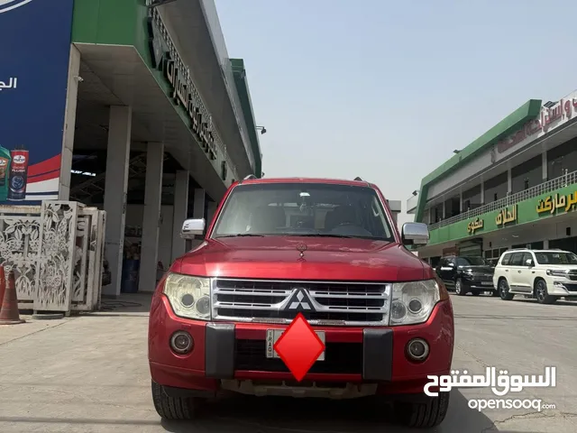 باجيرو للبيع حبتور فول مواصفات لون مميز موديل 2010 مكفولة من جميع النواحي ماعدا رصعتين