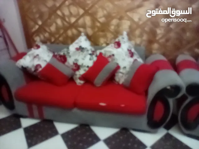 للدوعى السفر انترية مكون من 2 كنبة +2 فوتية استعمال خفيف لسرعة البيع فورا