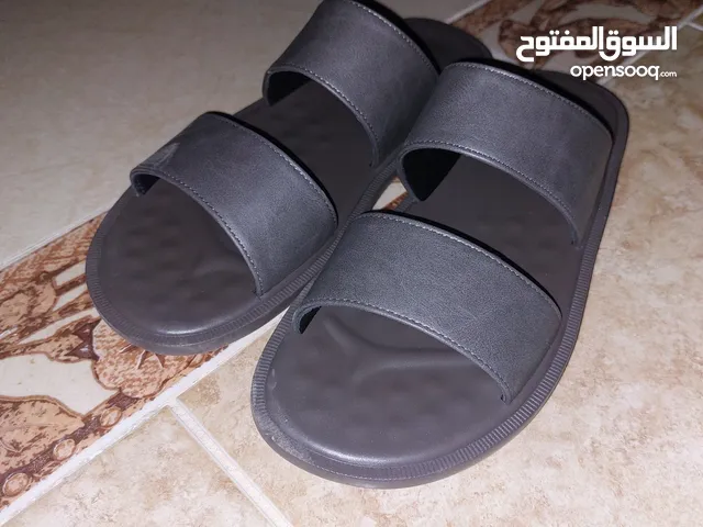44 Casual Shoes in Mecca