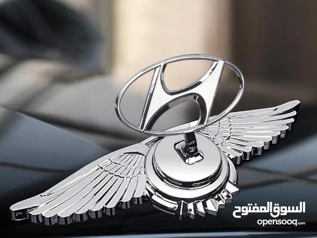 علامات هيونداي و تويوتا لاصقة بطابع عصري و أنيق