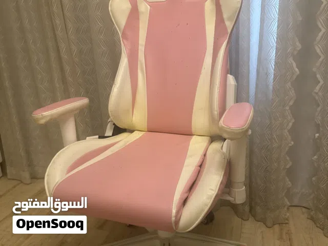 كرسي قيمنق وردي