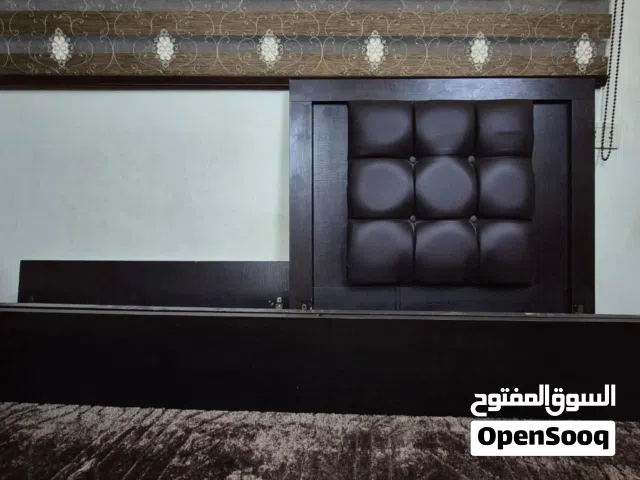 سرير بحالة الجديد