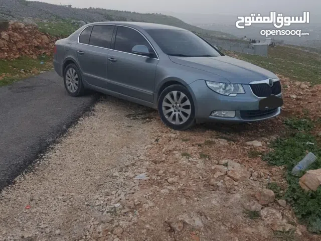 سكودا سوبيرب 2011 ماتور 2000ديزل كامل الاضافات ما عدا فتحة سقف