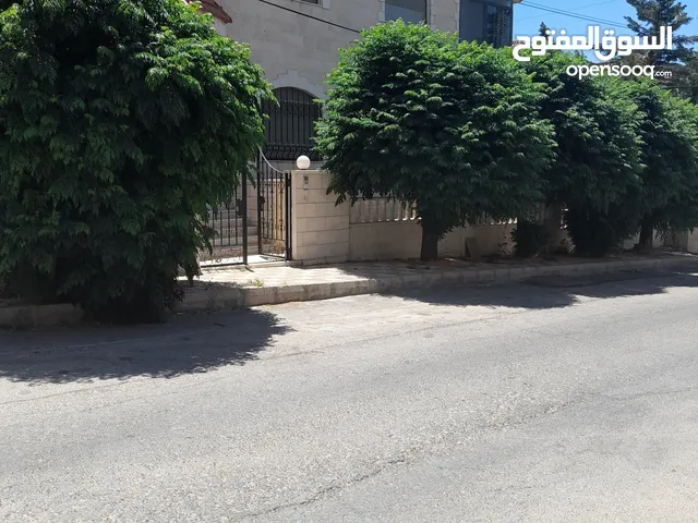 700 m2 5 Bedrooms Villa for Rent in Amman Al Kursi