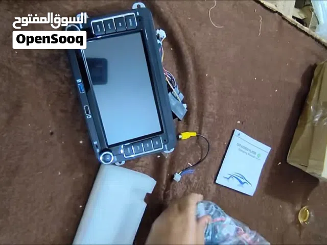 شاشة سيارة جديدة غير مستعملة مع كافة ملحقاتها