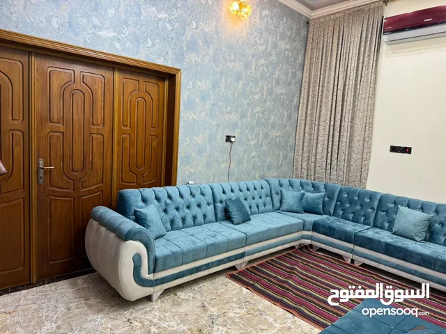 200 m2 4 Bedrooms Townhouse for Rent in Basra Asatidha
