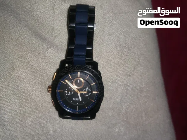 ساعة فوسيل نظيفة تحتاج باتري