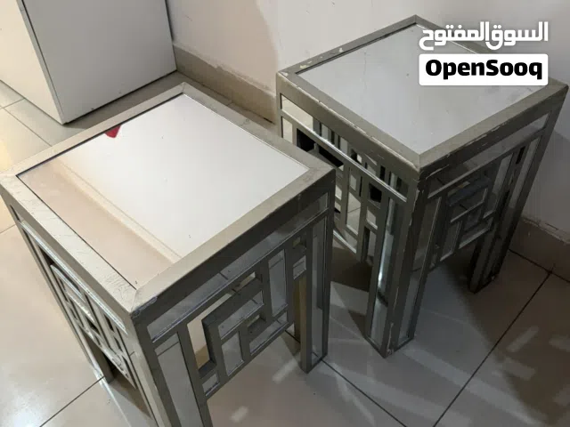 طاولات تقديم عدد 2 سعرهم 3