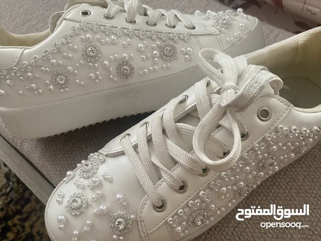 White Comfort Shoes in Amman