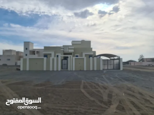 300 m2 4 Bedrooms Townhouse for Sale in Al Batinah Sohar
