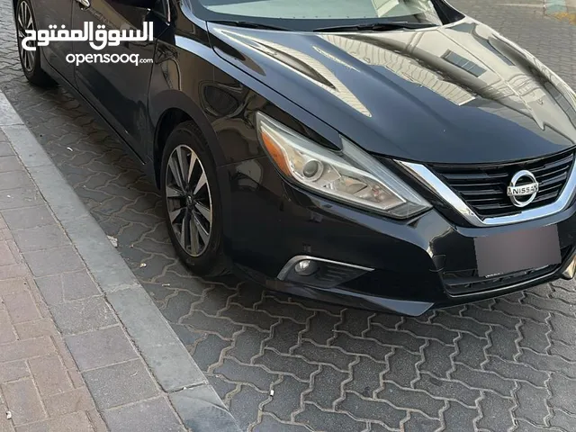 Nissan Altima 2017 Black - Excellent condition