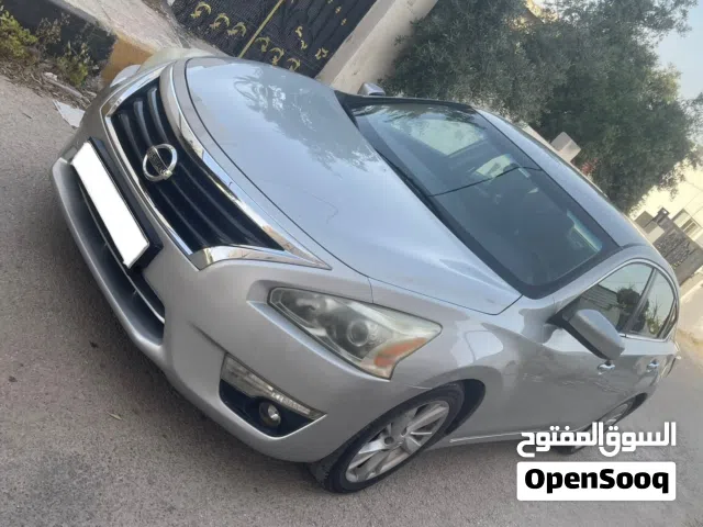 2015 نيسان التيما SV