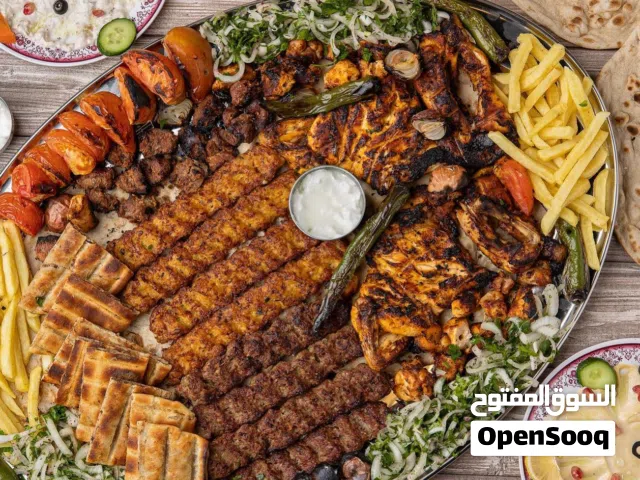 للبيع مطعم جاهز للعمل مع المعدات و العمال موقع ممتاز
