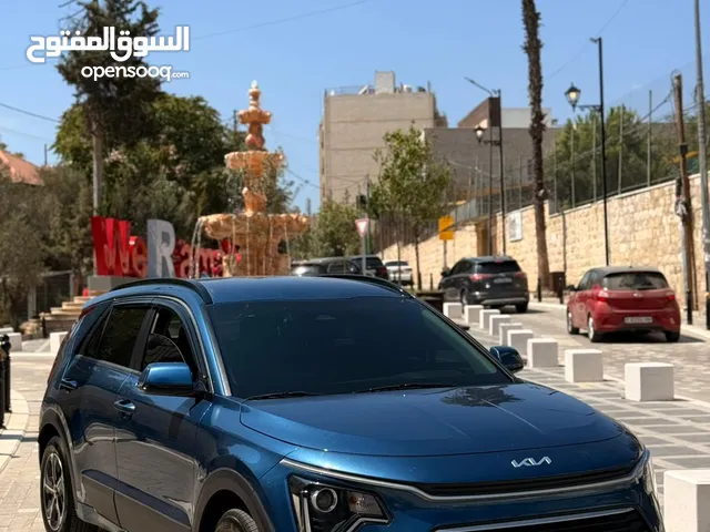 كيا نيرو 2022.بنزين وكهريا .الخليل او رام لله .فل عدا فتحه .بحاله ممتازه فحص نخب .مستورد