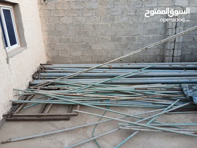 ملعب كرة قدم اجوال + دكة احتياط 2 + اعمدة إنارة جاهزة مطلوب 500ريال قابل للتفاوض