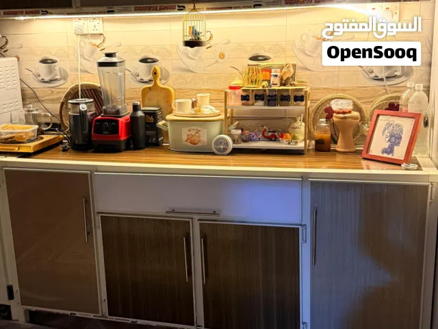 مكلف بالنشر الاغراض جدا نظيفه اي  غرفة نوم تركيه 8 قطع ومندر  كاونتر مترين مع