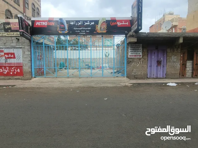 ارضيه للايجار ثلاث لبن فيها غرفه وحمام