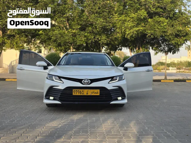 تويوتا كامرى خليجي أربعة سلند رقم واحد فول أوبشن بدون حوادث جديدة المالك الأول