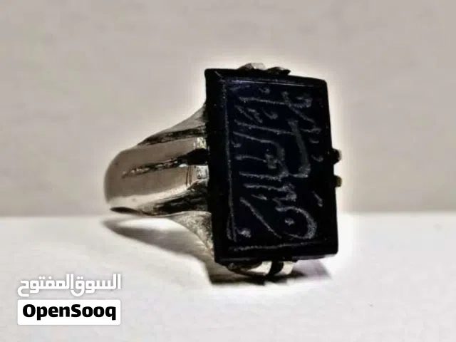 خاتم بحجر اليشم