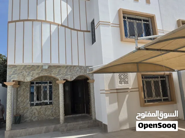فيلا حديثة للبيع في منطقة حلة النصر بالمعبيلة 328متر بجانب مسقط مول