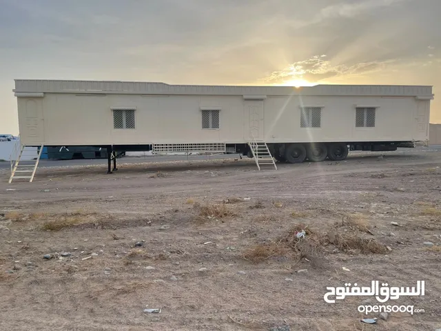 كرفانة مستعملة مكونة من غرفتين ومجلس تصلح للاستراحات والعزب للبيع