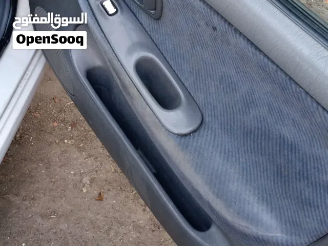 1998 هيونداي افانتي SE