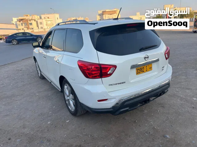 2018 نيسان باثفايندر SL