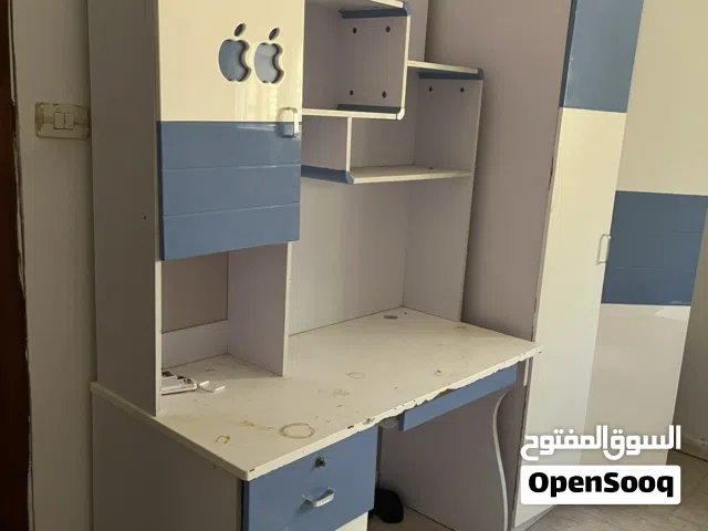 غرفة نوم أطفال...دولاب ومكتبة وكمدينو
