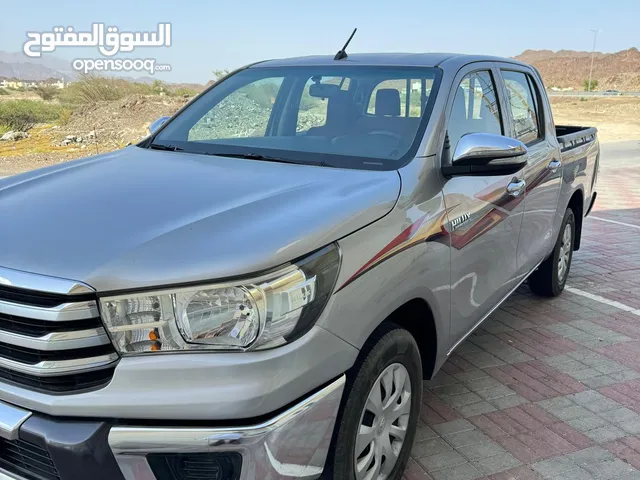 Toyota Hilux 2017 in Al Dhahirah