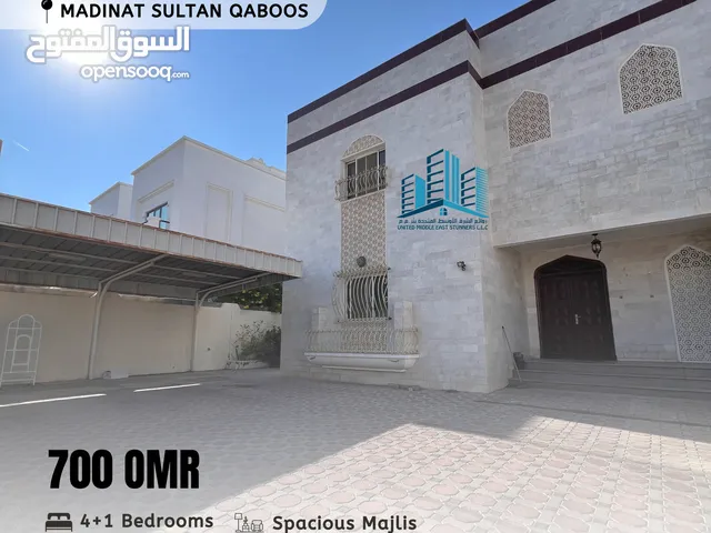 300 m2 4 Bedrooms Villa for Rent in Muscat Madinat As Sultan Qaboos