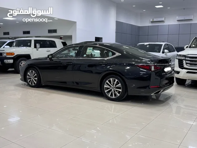 Lexus ES-350 / 2020 (Black)