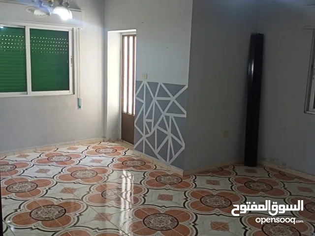 شقة للايجار ارضية