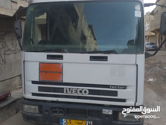 Flatbed Iveco 2020 in Tripoli