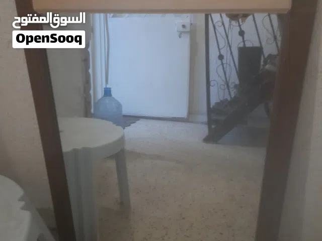 متوفر مرايا مدخل مستعمل نطيف كما في الصور المكان طرابلس