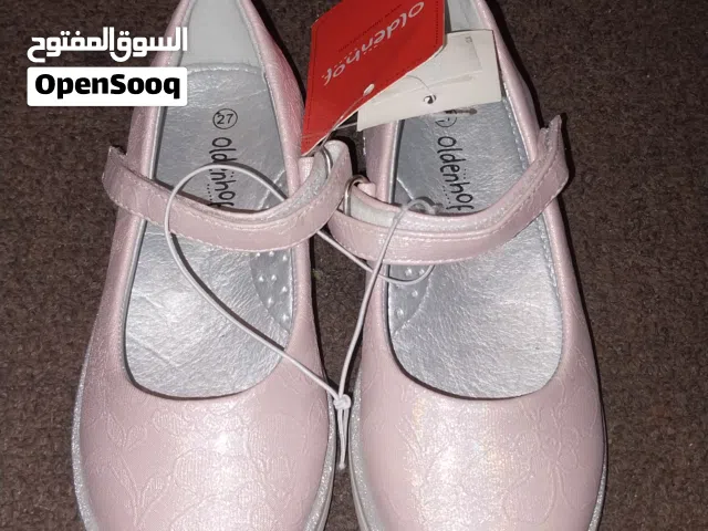 حذاء اطفال من oldenhof جديده غير ملبوسه سعر الشراء 10 البيع 7 فقط و السعر قابل للمفاوضه